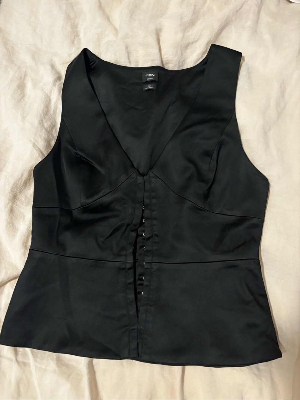 Ten by Babaton Satin Vest top size M